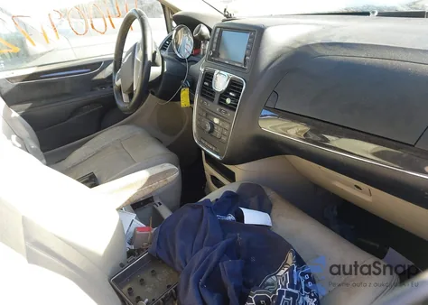 2013 Chrysler Town & Country Touring from USA, damaged, VIN 2C4RC1BG8DR556390